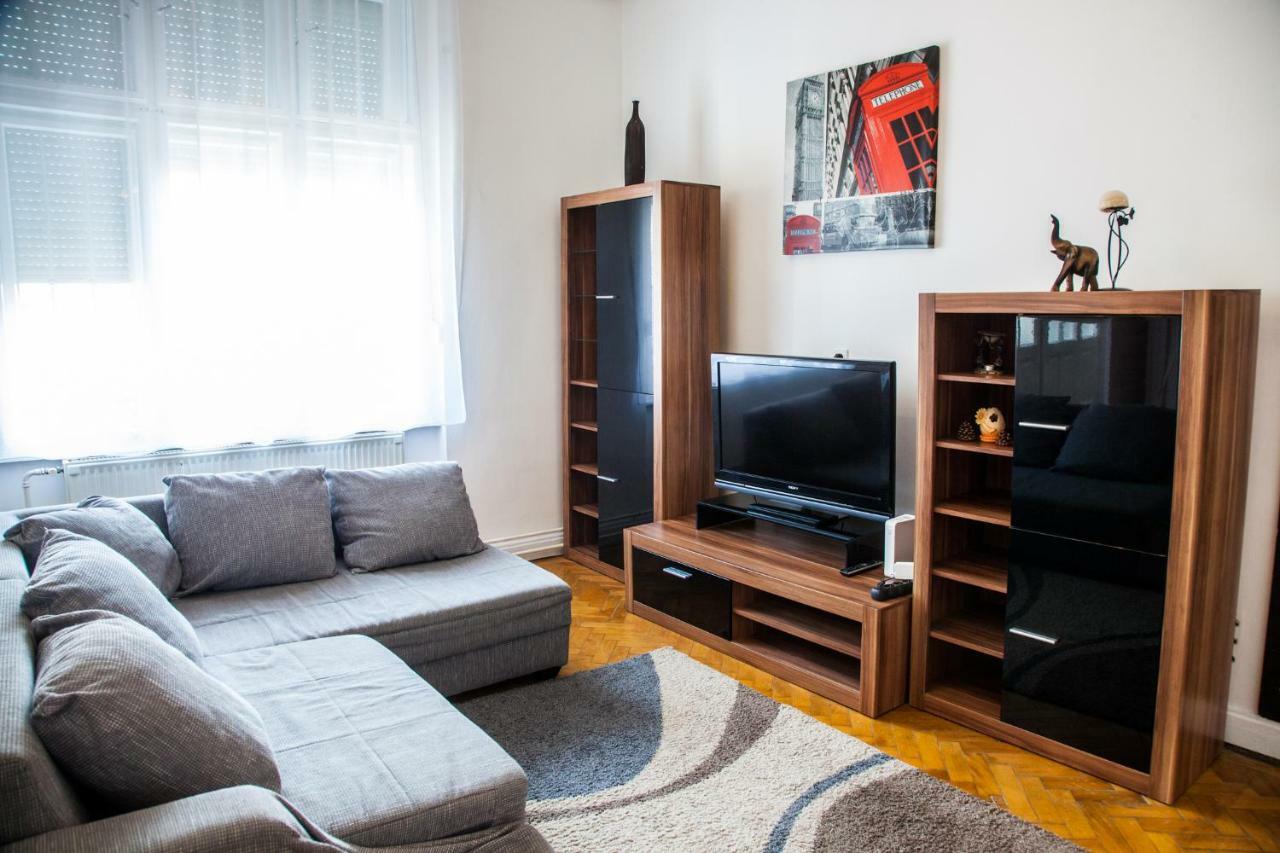 Inner City Apartment Дебрецен Екстер'єр фото